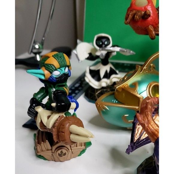 Lot of Skylanders Toys Figurines Spyro and more Activision Figurines - Picture 9 of 16